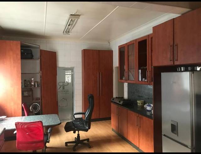 2 BEDROOM PROPERTY TO RENT IN KENSINGTON